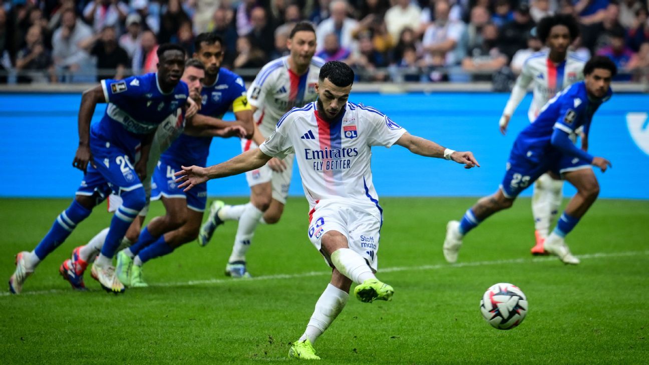 Zagueiro Ex-Santos Entrega Documento ao Árbitro que Pode Anular Lyon x Auxerre; Entenda a Polêmica